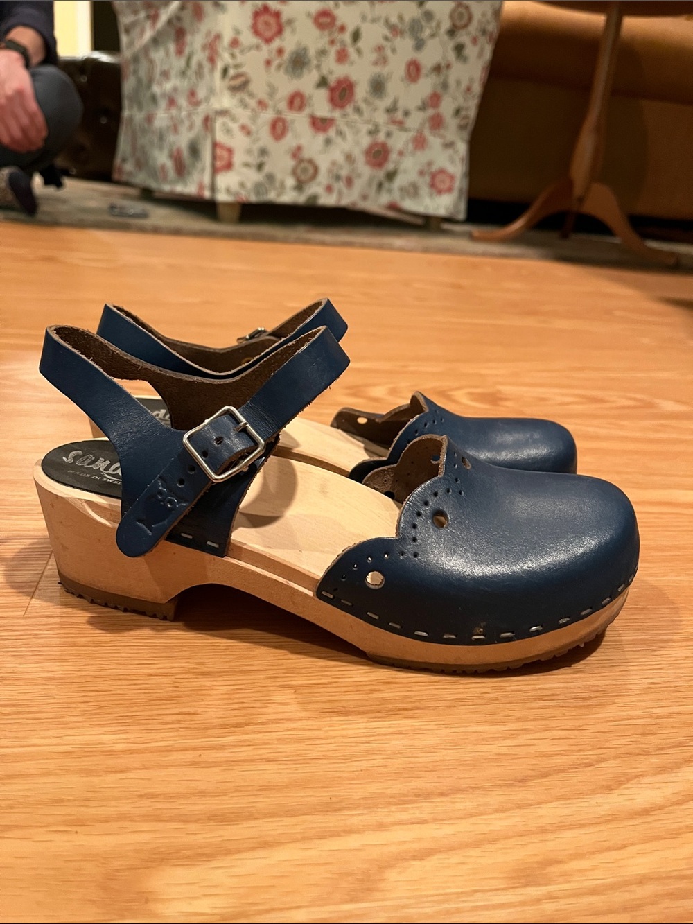 Sandgrens Leather Ankle-Strap Clog Mules in Navy Blue - Picture 4 of 7